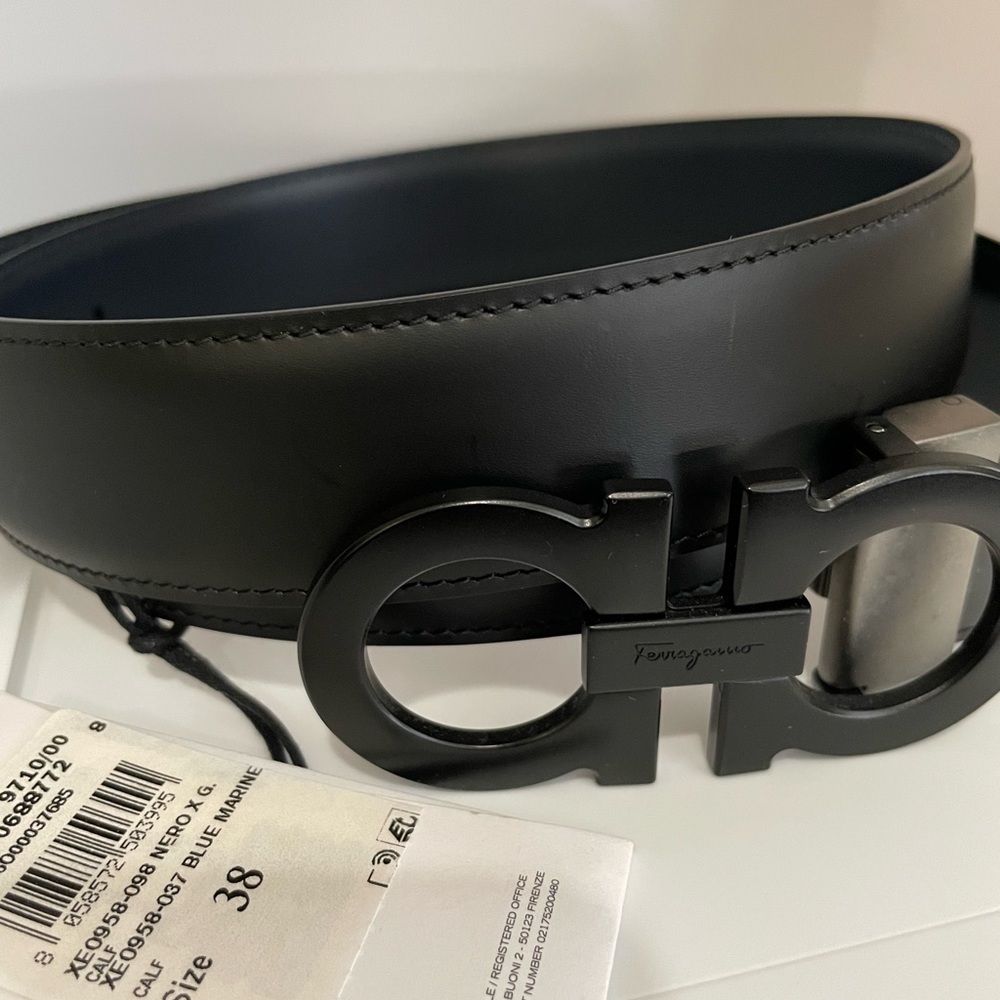 Brand new Ferragamo Gancini reversible belt